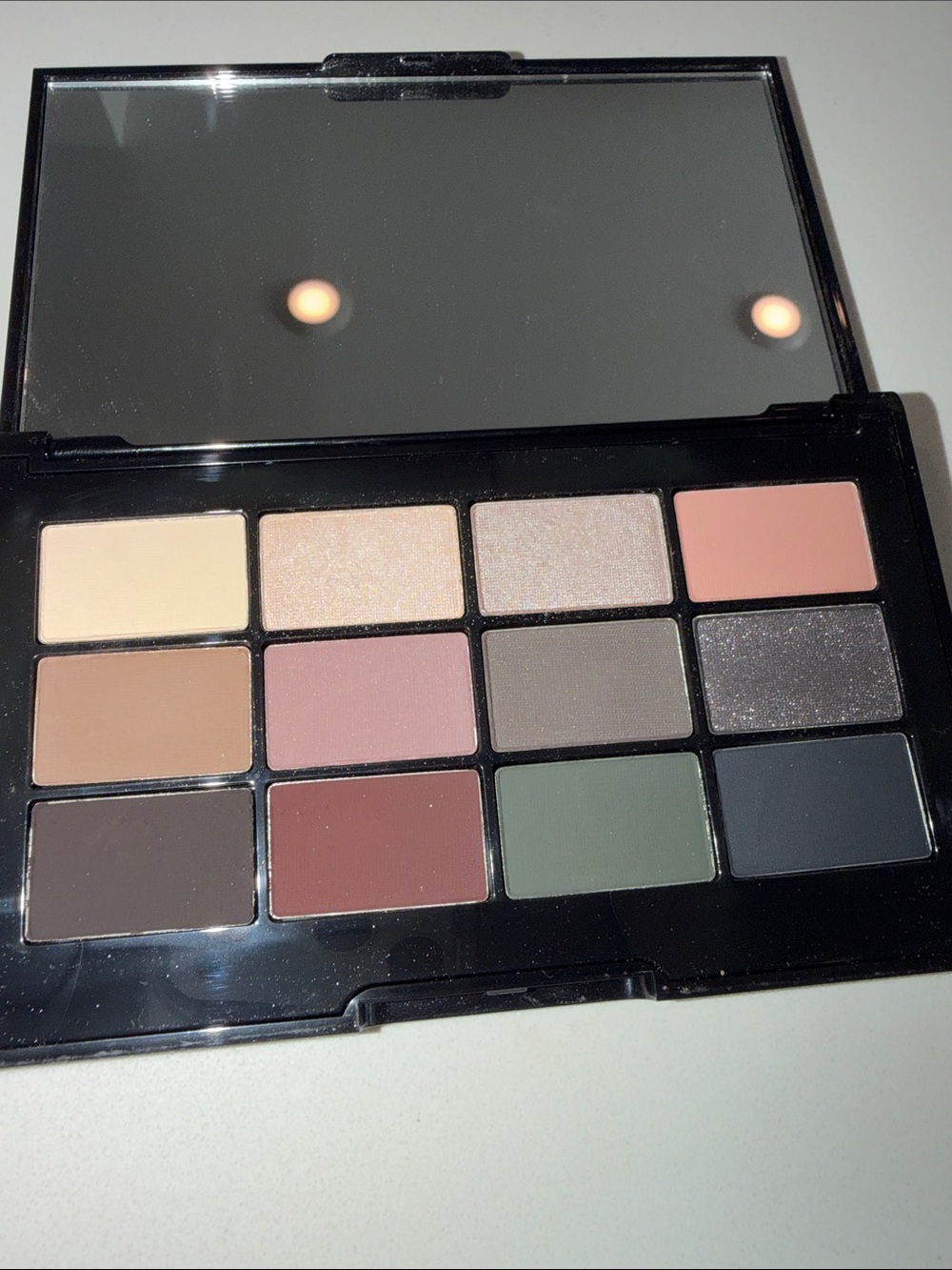 Bobbi Brown Eyes University Eyeshadow Palette - Black - Picture 4 of 4